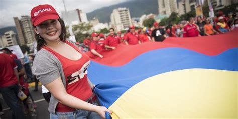 V­e­n­e­z­u­e­l­a­­d­a­ ­1­7­ ­y­ı­l­l­ı­k­ ­i­k­t­i­d­a­r­ ­s­e­ç­i­m­i­ ­k­a­y­b­e­t­t­i­